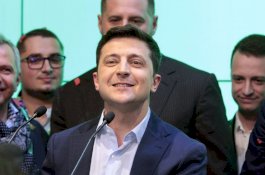 Serangan Balik Presiden Terpilih Ukraina atas Tawaran Paspor Putin