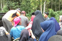 Kakek Petugas KPPS di Bulukumba Pingsan di Depan Jenazah Cucunya Lalu Meninggal