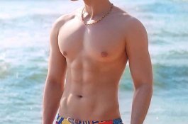 Foto Transformasi Pria Thailand Usai Operasi Plastik Perut Six-Pack