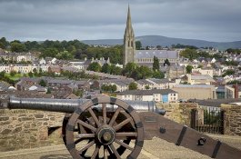 Wanita Ini Nyaris Kehilangan Lengan Karena Tertembak Meriam Abad Pertengahan