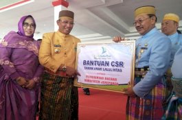 Bank Sulselbar Jeneponto Serahkan Bantuan CSR Taman Anak Lalu Lintas