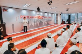 Telkomsel Bagikan Kurma 24 Ton di 20 Masjid, Termasuk Masjid Al Markaz