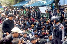 Polisi Kejar Otak Kelompok Berkaus Hitam di May Day di Makassar 