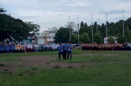 Dibopong Keluar Lapangan, Pimpinan Upacara Hardiknas di Bulukumba Dilarikan ke RS