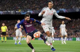 Video: Van Dijk Minta Tolong Rekan Hentikan Messi