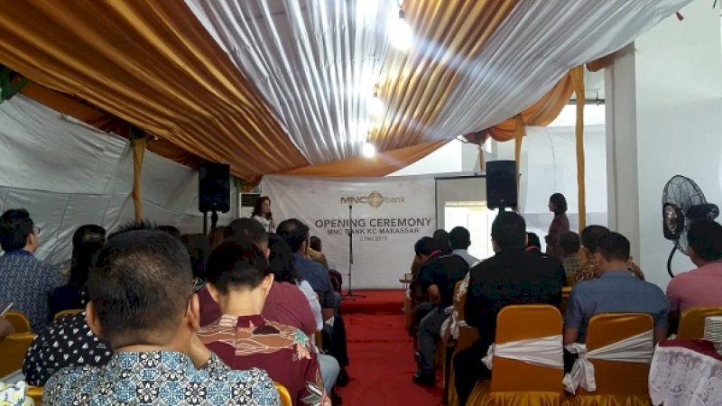 Direktur MNC Bank Rita Montagna memberikan sambutan pada Grand Opening kantor baru MNC Bank Cabang Makassar, di Grand Ratulangi Point, Makassar, Kamis, 2 Mei 2019.