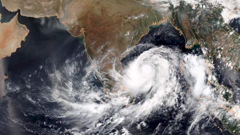 Hadapi Topan Tropis, India Ungsikan 800.000 Warganya