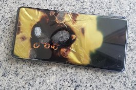 Duh Terbakar Lagi, Samsung Galaxy S10 5G Mengeluarkan Asap