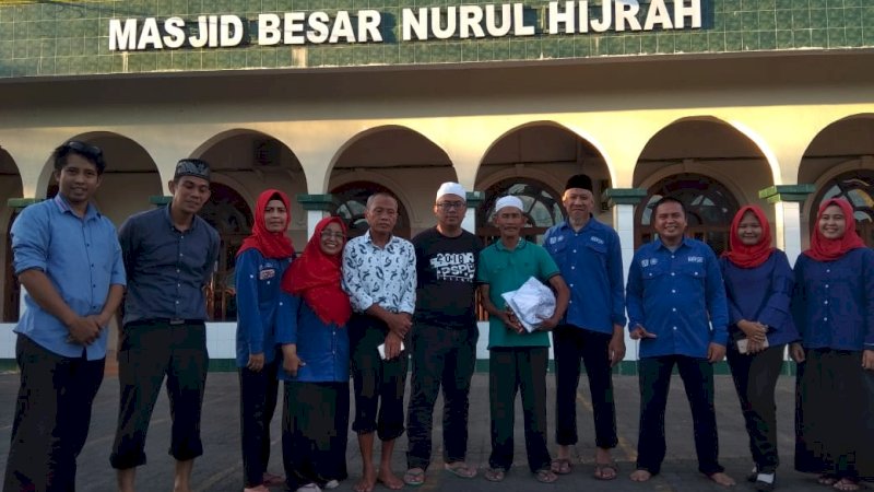Rayakan Bulan Suci Ramadan, Polinas Lp3i Makassar Gelar Bersih-bersih Masjid