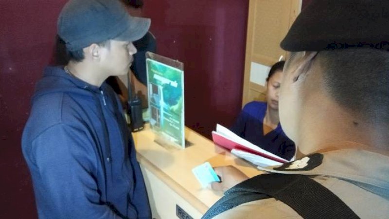 Sepasang Remaja Kabur Usai Bercinta, Petugas Temukan Cairan Sperma di Penginapan