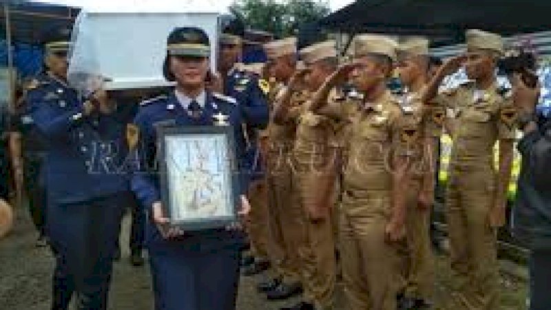 Suasana pemakaman Aldama Putra Pongkala. Dok