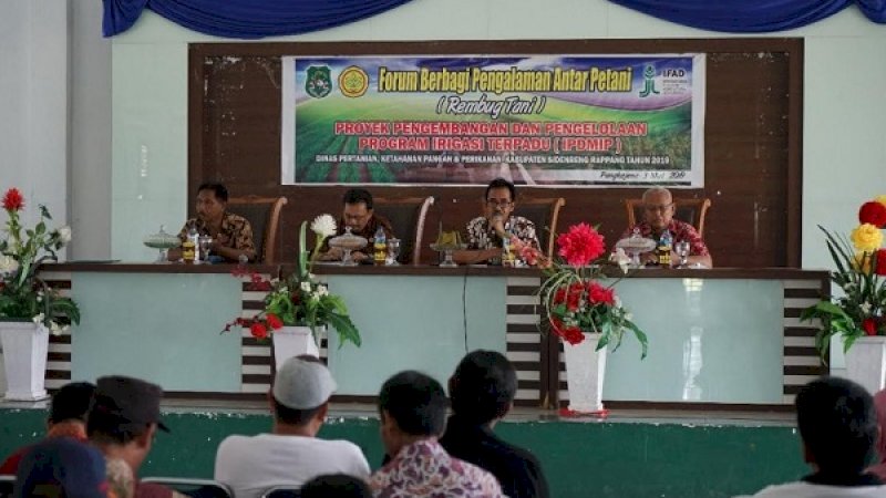 Suasana rembug tani di Aula SKPD Sidrap, Jumat (3/5/2019).