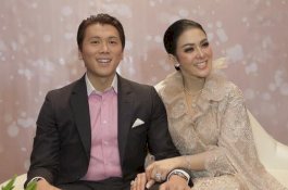 Undang Luna Maya dan Ayu Dewi, Syahrini Pamer Ball Gown di Resepsi Pernikahan 