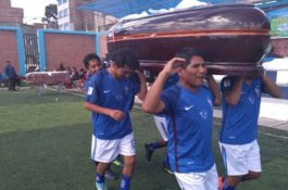 Kompetisi Futasl ini Menawarkan Peti Mati Mewah Sebagai Hadiah