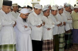 Menggaruk Saat Salat, Ini Batasannya Agar Tidak Batal