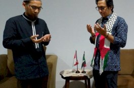 Minta Maaf kepada Ustaz Adi Hidayat, Andre Taulany Dapat Hadiah Syal