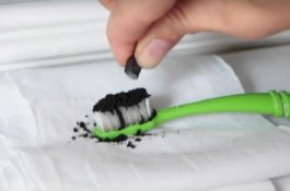 Ingin Singkirkan Gigi Kuning? Coba Trik Ini dan Gigi Anda Akan Putih!