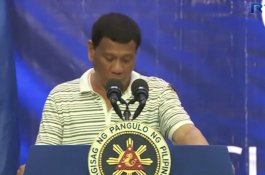 Lagi Serius Pidato, Presiden Filipina Diganggu Kecoa