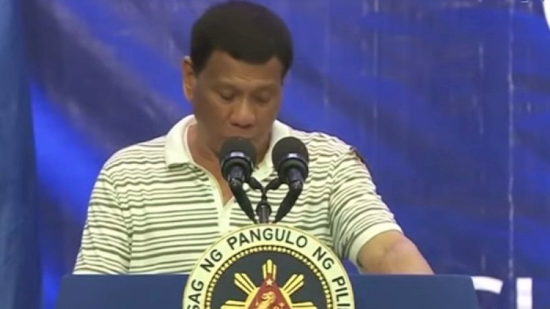 Lagi Serius Pidato, Presiden Filipina Diganggu Kecoa