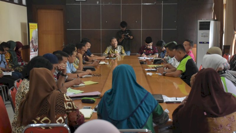 Wakil Bupati Lutra Pimpin Rakor Antisipasi Kelangkaan Gas Elpiji 3 Kg