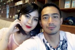 Geram, Yama Carlos Ajak Selingkuhan Istrinya Duduk Bareng