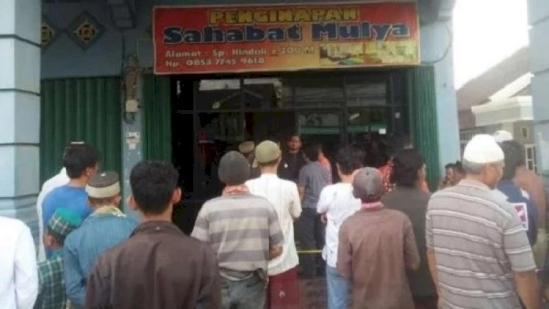 Penginapan tempat mayat wanita membusuk ditemukan.