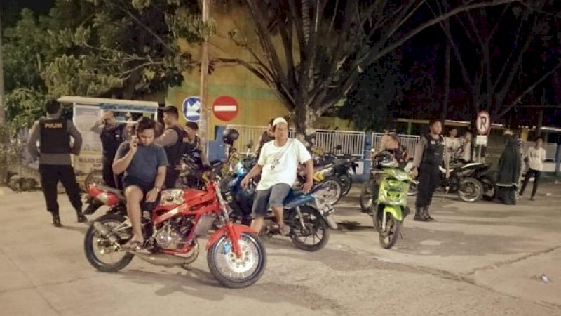 Pengamanan balap liar di Sidrap, Jumat malam, 10 Mei 2019.