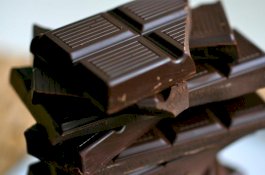 8 Makanan Ini Bisa Bikin Kita Lebih Bahagia