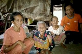 Nyaris Roboh, Rumah Zakat Bangun Rumah Tiga Nenek di Gowa