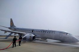 Pilot Selamatkan 89 Nyawa Usai Daratkan Pesawat Tanpa Roda Depan