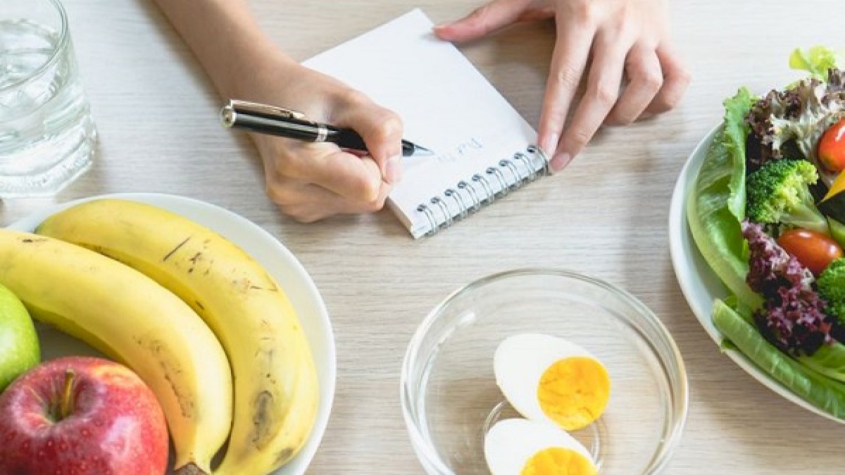 Jalani Puasa sekaligus Turunkan Berat Badan, Begini Triknya