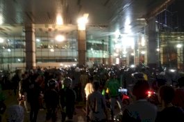 Pengemudi Ojek Online Keliling Boulevard Buru Sopir Bentor dan Tukang Parkir