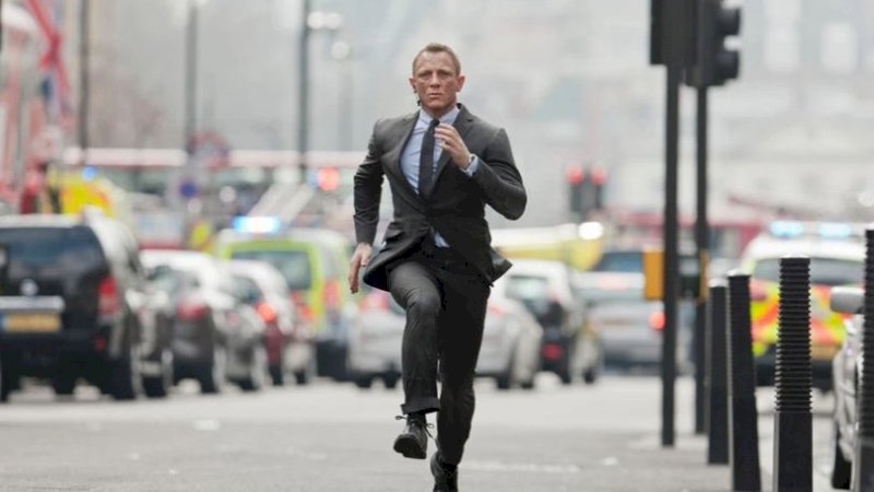 Daniel Craig Kecelakaan di Jamaika, Syuting James Bond Terhenti Sementara