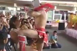 Peringati Hari Ibu, SD di Meksiko Hadirkan Penari Pria Telanjang