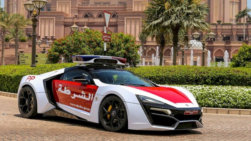 Lykan Hypersport yang kini jadi mobil patroli polisi di Abu Dhabi.