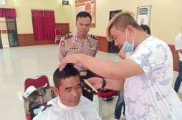 Siap Buka Cabang di Makassar, Ixobox Barbershop Cukur Gratis Personel Polres Gowa