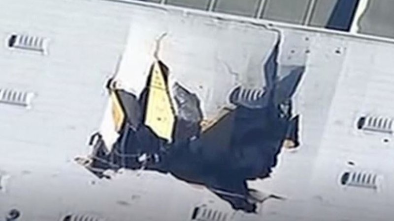 Jet Tempur Hantam Gedung, Petugas Damkar Heran Tak Ada Ledakan