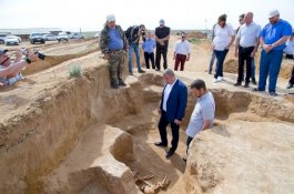 Kerangka 2.500 Tahun dengan Ornamen Emas Ditemukan