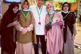 Bulan Ramadan,  Danny Pomanto Tunaikan Ibadah Umrah Bersama Keluarga