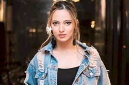 Kisah Nia Ramadhani yang Pernah Kesasar di Rumah Keluarga Bakrie