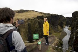 Dibanjiri Fans Justin Bieber, Ngarai Terindah Islandia Terpaksa Ditutup