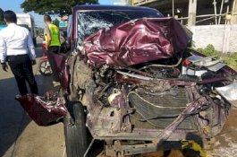 Mobil Dinas Tabrak Bokong Truk, Pejabat Bapenda Barru Luka-Luka