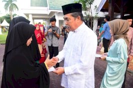 Buka Puasa Bersama, Dollah Mando: Perbanyak Sedekah