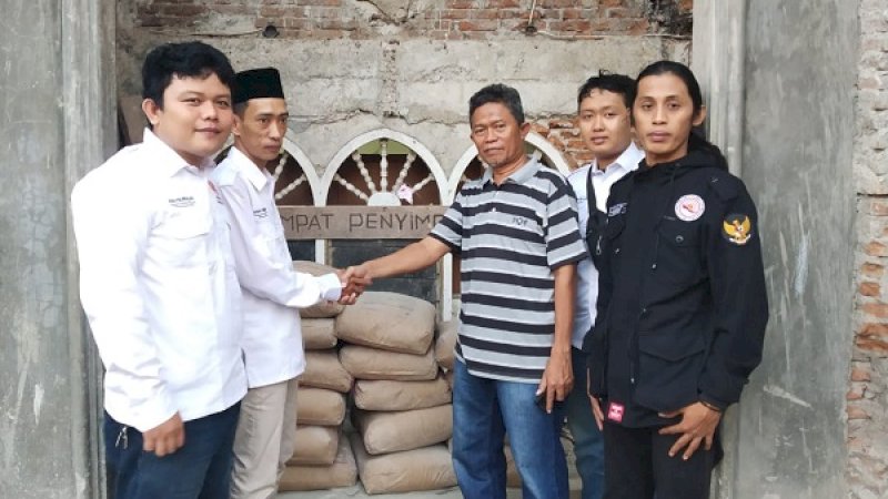 PGK Sulsel melakukan kunjungan sekaligus memberikan bantuan untuk pembangunan Masjid Ridha Muhammadiyah Tidung, Senin (20/5/2019). 