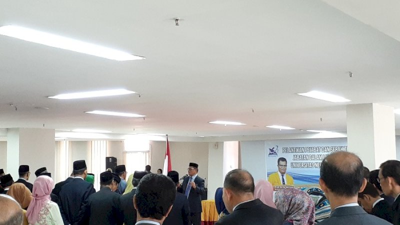 Rektor Universitas Negeri Makassar (UNM) Prof Husain Syam melantik 103 pejabat lingkup UNM di Menara Pinisi, Jalan AP Pettarani, Makassar. Selasa (21/5/2019).