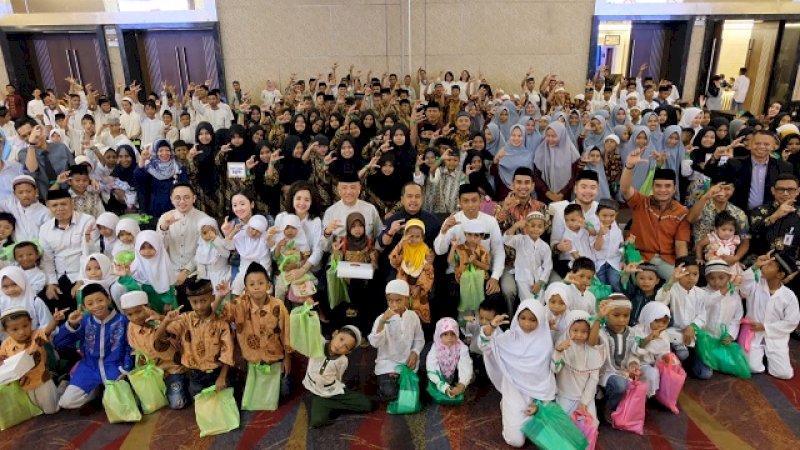 Claro Makassar Buka Puasa Bersama 400 Anak Panti