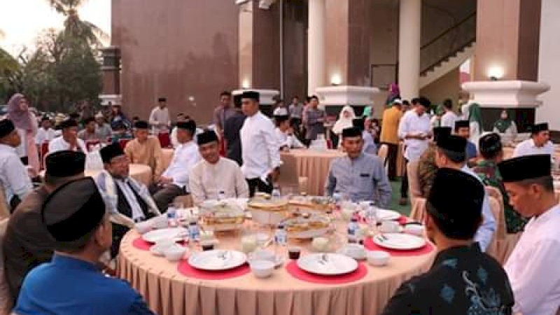 Ratusan Warga Bantaeng Antusias Hadiri Bukber Pemkab Bantaeng