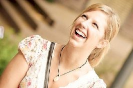 Sebelum Terjun Bareng Putrinya ke Tebing, Ibu Ini Posting Status di Medsos