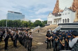Ribuan Personel Kawal Demo Pilpres di Makassar