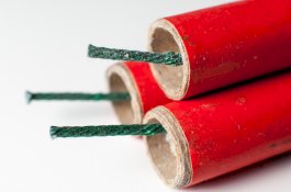 Bocah 13 Tahun Kehilangan 5 Jari-jarinya Karena Main Petasan